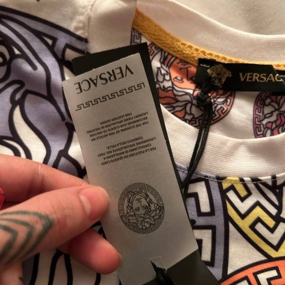 VERSACE medusa T-shirt *SALE* - Picture 3 of 6